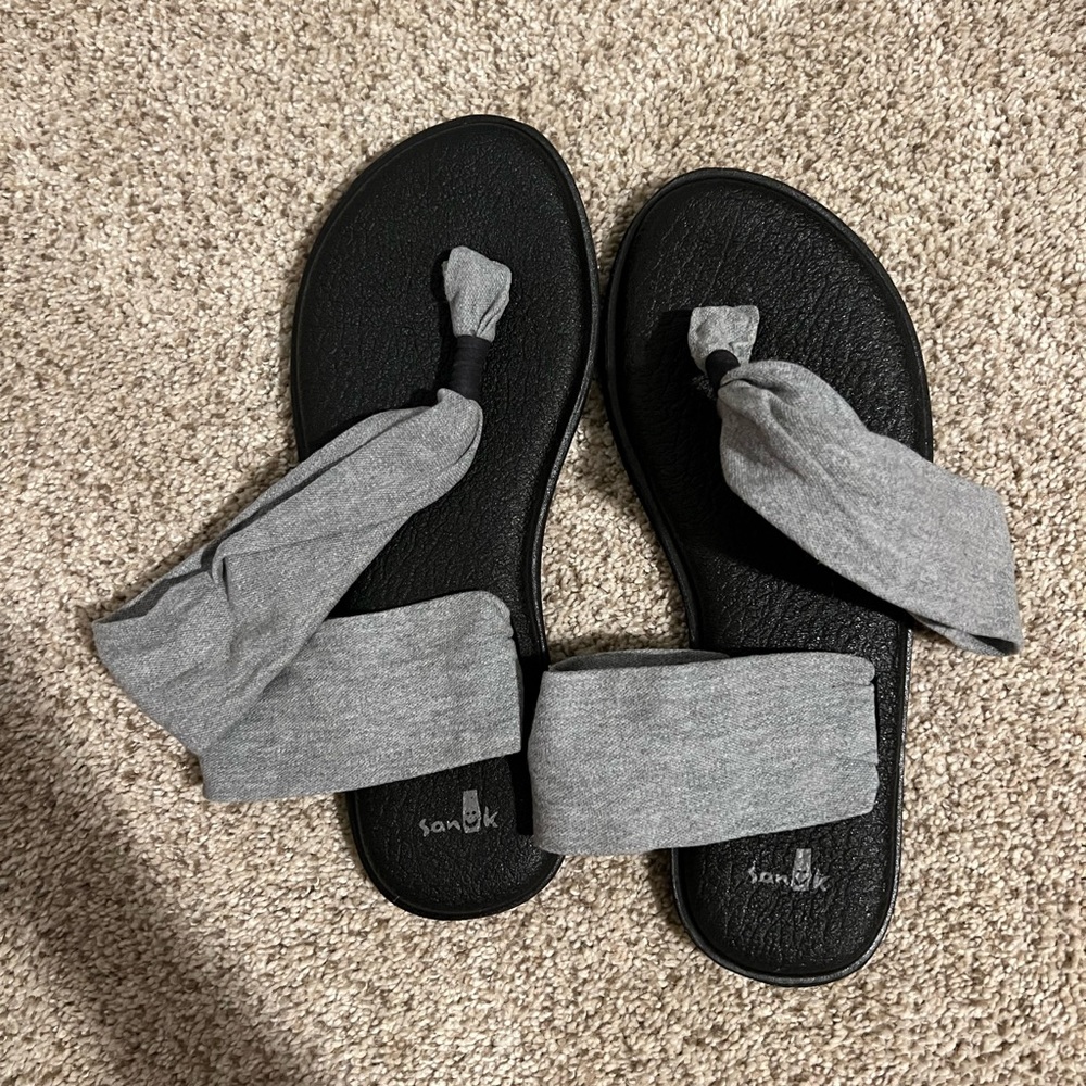 COPY - Sanuk yoga sling sandal - LIKE NEW